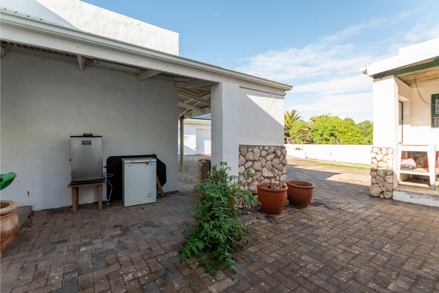 5 Bedroom Property for Sale in Duyker Eiland Western Cape